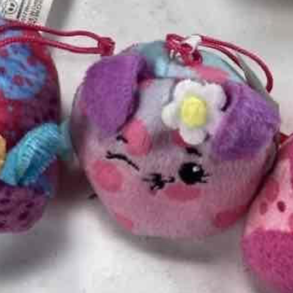 Pikmi Pops Surprise Keychain